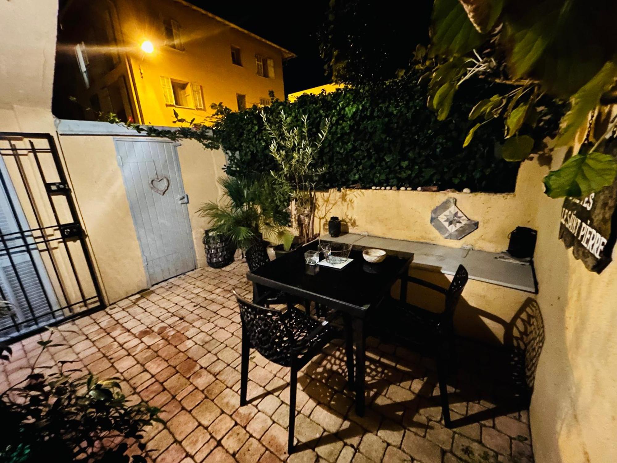 Charmante 3 Zimmer, Stadtwohnung Menton Exterior photo